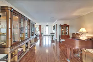 1710 New Bedford Dr, Sun City Center, FL 33573 - Photo 10