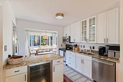 129 NW Lincoln Circle N, Saint Petersburg, FL 33702 - Photo 4