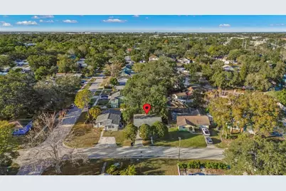 129 NW Lincoln Circle N, Saint Petersburg, FL 33702 - Photo 18