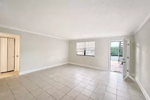 12407 Oak Cedar Pl, Tampa, FL 33612 - Photo 4