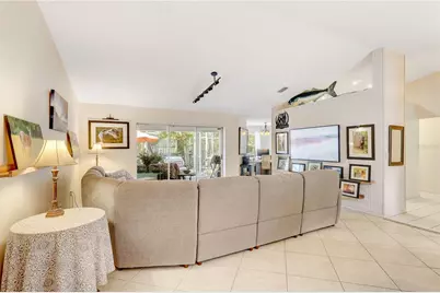 4001 Palau Drive, Sarasota, FL 34241 - Photo 6