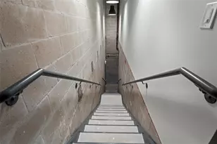 902 E Curtis St, Tampa, FL 33603 - Photo 8