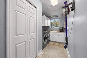 2102 Chestnut Forest Dr, Tampa, FL 33618 - Photo 42