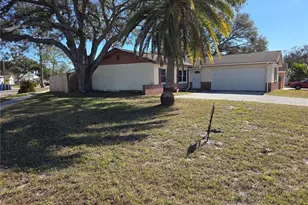 520 Century Dr, Largo, FL 33771 - Photo 2