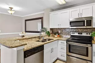 18107 Peregrines Perch Pl, Lutz, FL 33558 - Photo 12