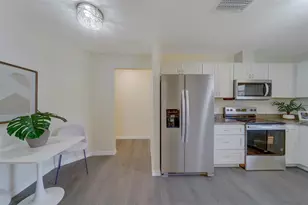 10381 98th St, Largo, FL 33773 - Photo 12