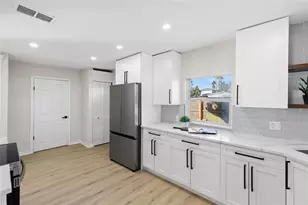 7301 S Westshore Blvd, Tampa, FL 33616 - Photo 10