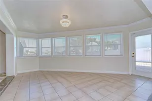 6416 Lake Sunrise Dr, Apollo Beach, FL 33572 - Photo 8