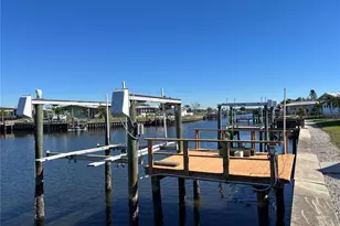 217 Mt Isle Ave NE, Saint Petersburg, FL 33702 - Photo 10