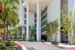 175 1st St S, Saint Petersburg, FL 33701 - Photo 2