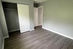 709 Oceanside Cir, Ruskin, FL 33570 - Photo 8