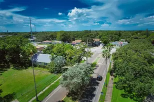 430 39th Ave S, Saint Petersburg, FL 33705 - Photo 8