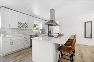 3015 St Charles Dr, Tampa, FL 33618 - Photo 10