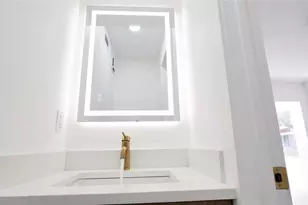 8641 May Cir, Tampa, FL 33614 - Photo 36