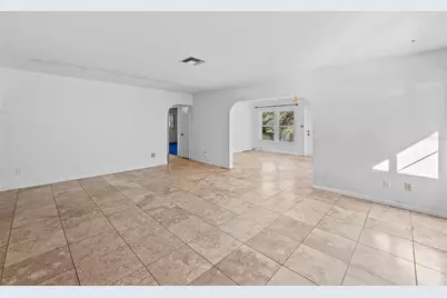 546 Forest Parkway E, Largo, FL 33771 - Photo 6