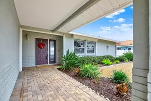 5675 Bayview Dr, Seminole, FL 33772 - Photo 4