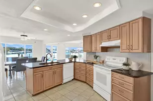 5675 Bayview Dr, Seminole, FL 33772 - Photo 10