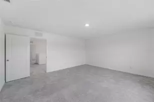 35412 Eastbrook Ave, Zephyrhills, FL 33541 - Photo 28