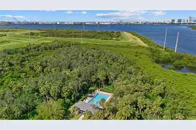 809 Tennyson Mill Circle, Tampa, FL 33619 - Photo 38