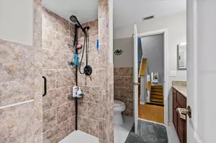 2392 Hanover Dr, Dunedin, FL 34698 - Photo 24