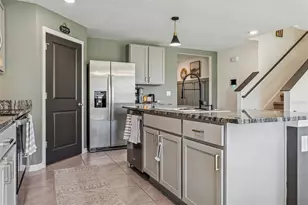 35571 Doveland Dr, Zephyrhills, FL 33541 - Photo 6