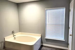 5326 Woodridge Ln, Spring Hill, FL 34609 - Photo 2