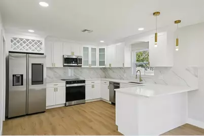 9061 Sunrise Drive, Largo, FL 33773 - Photo 14