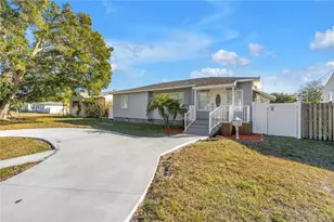 774 40th Ave NE, Saint Petersburg, FL 33703 - Photo 2