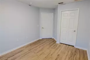 8208 Downpatrick Ct, Tampa, FL 33610 - Photo 14