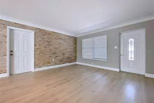 8822 Bay St NE, Saint Petersburg, FL 33702 - Photo 2