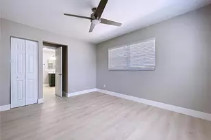 8822 Bay St NE, Saint Petersburg, FL 33702 - Photo 28