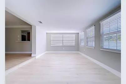 8822 Bay Street NE, Saint Petersburg, FL 33702 - Photo 12