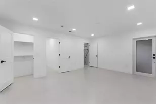 131 Toledo Way NE, Saint Petersburg, FL 33704 - Photo 32