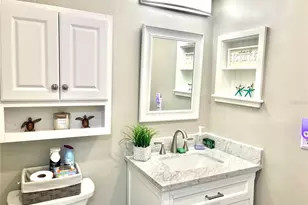 4550 Cove Cir, Saint Petersburg, FL 33708 - Photo 20