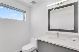 905 Bay Point Dr, Madeira Beach, FL 33708 - Photo 54