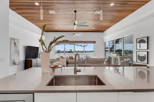 905 Bay Point Dr, Madeira Beach, FL 33708 - Photo 10