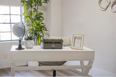 805 E Curtis Street, Tampa, FL 33603 - Photo 8