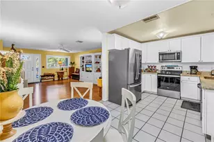 10020 Panama Ct, Seminole, FL 33776 - Photo 8
