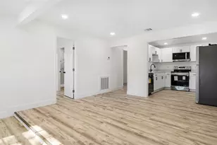 3925 W Robson St, Tampa, FL 33614 - Photo 12