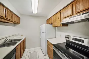 14312 Hanging Moss Cir, Tampa, FL 33613 - Photo 12