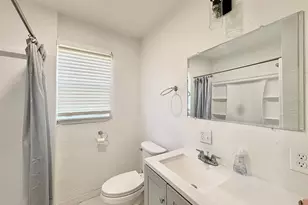 524 E Lime St, Tarpon Springs, FL 34689 - Photo 12