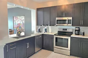 7984 Sailboat Key Blvd S, South Pasadena, FL 33707 - Photo 10