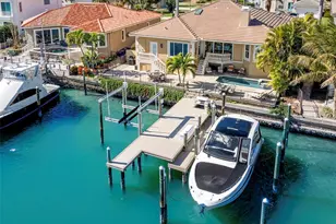 967 Landmark Circle S, Tierra Verde, FL 33715 - Photo 4