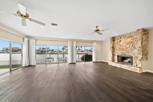 878 Harbor Is, Clearwater Beach, FL 33767 - Photo 14