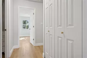 5110 Tennis Ct Cir, Tampa, FL 33617 - Photo 16