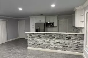 7185 Holiday Dr, Spring Hill, FL 34606 - Photo 4