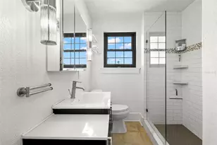 210 22nd Ave NE, Saint Petersburg, FL 33704 - Photo 24