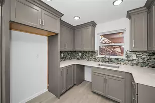 406 Orchid Ln, Palm Harbor, FL 34683 - Photo 10