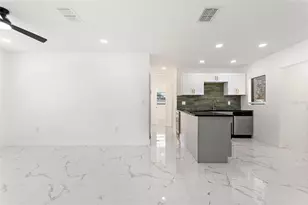 4712 Murray Hill Dr, Tampa, FL 33615 - Photo 4