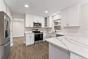 8418 Flagstone Dr, Tampa, FL 33615 - Photo 6